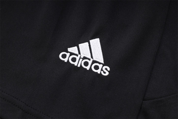Juventus Training Jersey 23/24