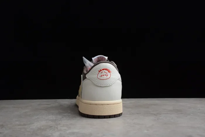 Travis Scott x Air Jordan 1 Reverse Mocha Brown and White DM7866-162