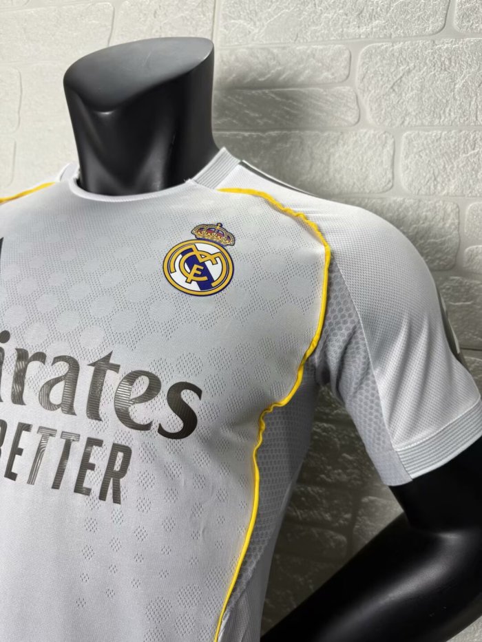 Real Madrid Home Modrić Limited Edition Player Jersey 25/26