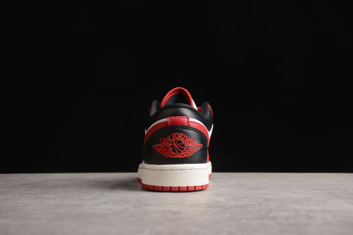 Air Jordan 1 Low Retro Chicago White Red DC0774-160