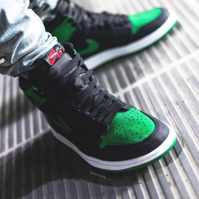 Air Jordan 1 Retro High OG Pine Green White Black Gym Red 555088-030
