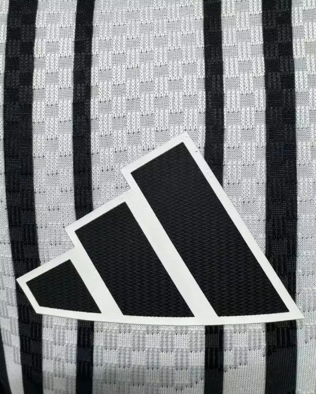 Newcastle United Man Home Player Jersey 26/27