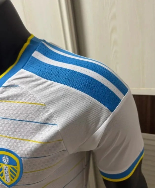 Leeds United Home Player Man Jersey 26/27