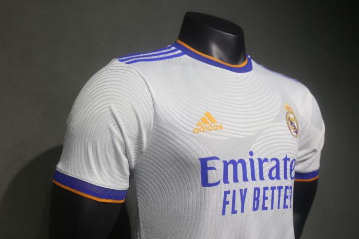 Real Madrid Home Player Jersey 21/22