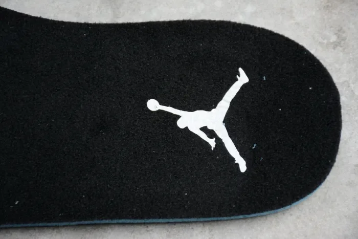 Air Jordan 11 Low “Barons” 528895-010