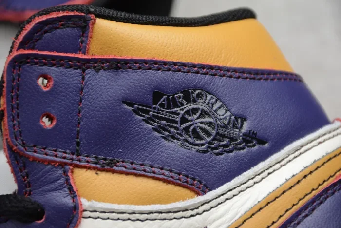 SB x Air Jordan 1 Retro High OG“Court Purple” CD6578-507