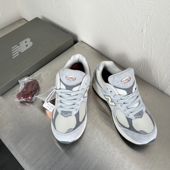 New Balance 2002R M2002RLN grey