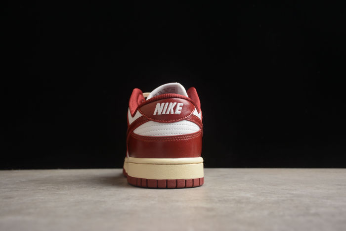 SB Dunk Low PRM Team Red (W) (FJ4555-100)