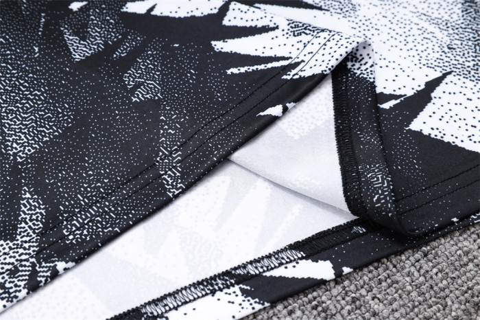 Juventus Training Jersey 23/24