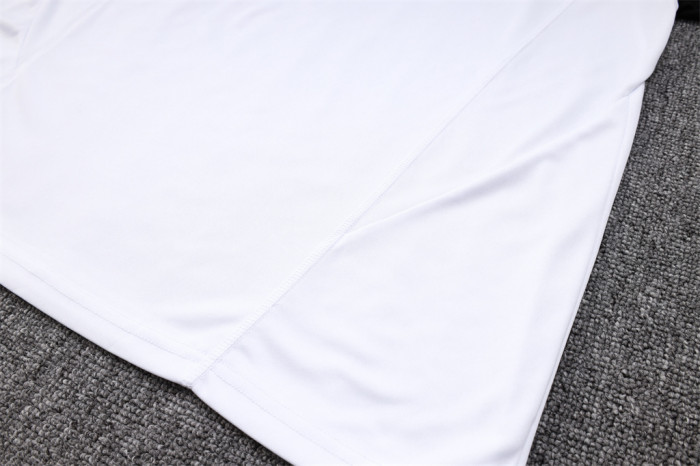 Juventus Training Jersey 23/24