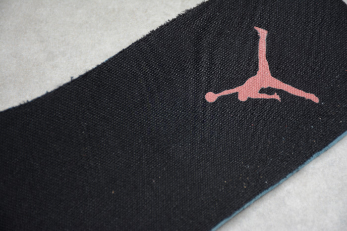 Air Jordan 1 Mid “Chicago” 2020 554724-173