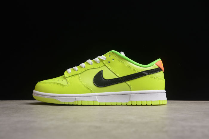 SB Dunk Low 'Splash Volt' Green Sneaker, FJ4610-702