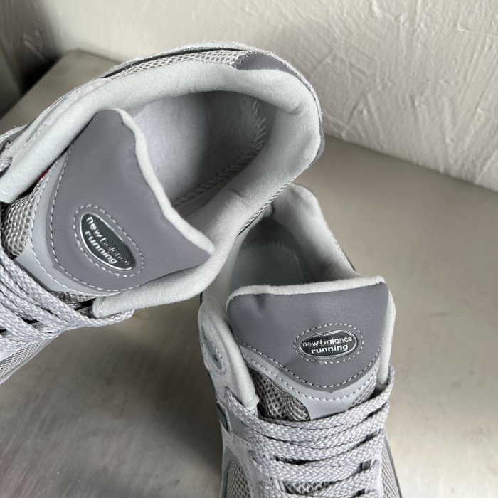 New Balance 2002R Grey ML2002RO