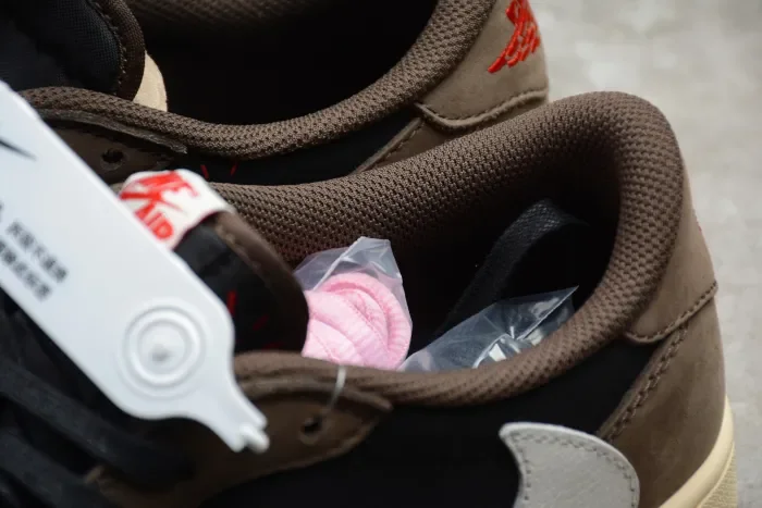 Travis Scott x Air Jordan 1 Low “Dark Mocha” CQ4277-001