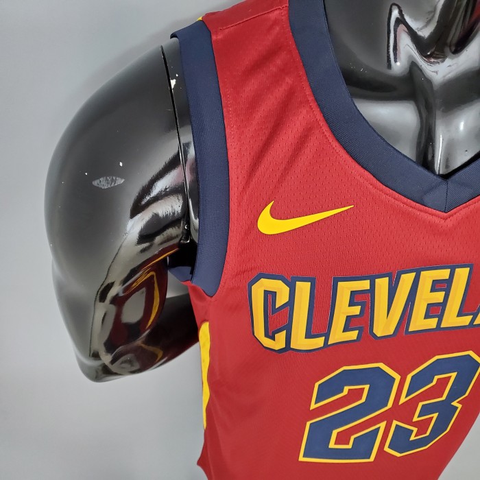 LeBron James Cleveland Cavaliers 2017 Swingman Jersey Red