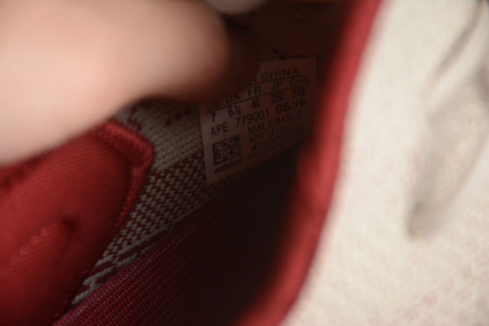 Yeezy Boost 350 V2 Coca Coia