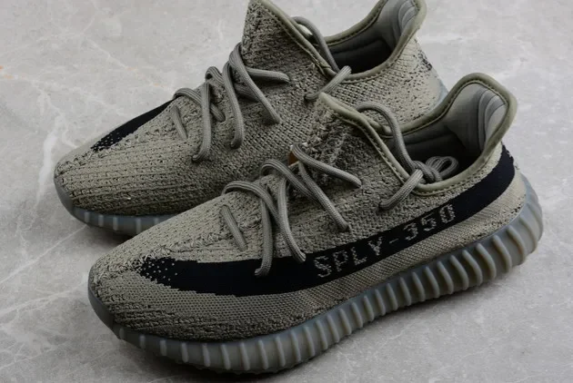 Kanye West x Yeezy Boost 350 V2 Light HQ2059