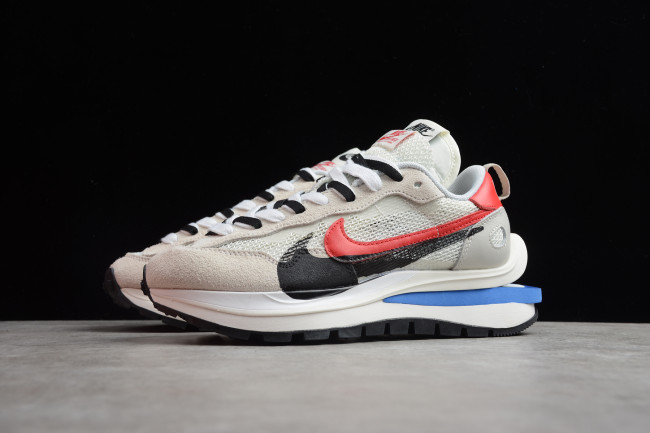 Nike x sacai Vaporwaffle 'Sail Sport Fuchsia' CV1363-100