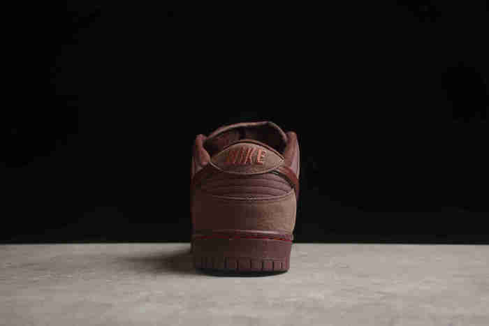Dunk Low Premium SB 'City of Love Collection ‑ Burgundy Crush' FN0619‑600