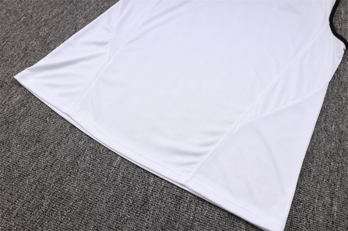 Juventus Training Jersey 23/24