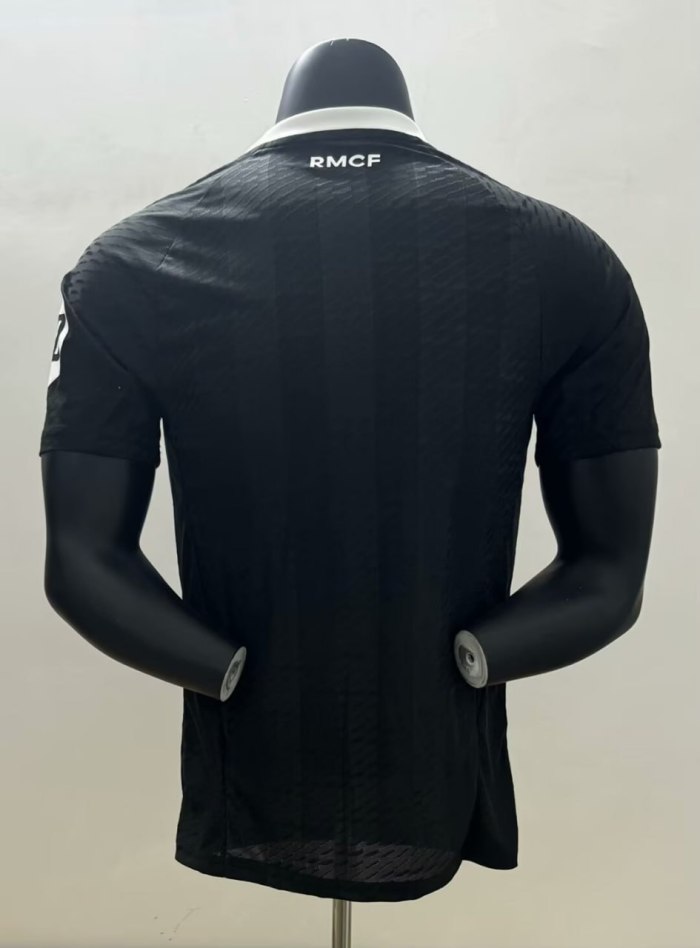 Real Madrid Goalkeeper Player Jersey 25/26