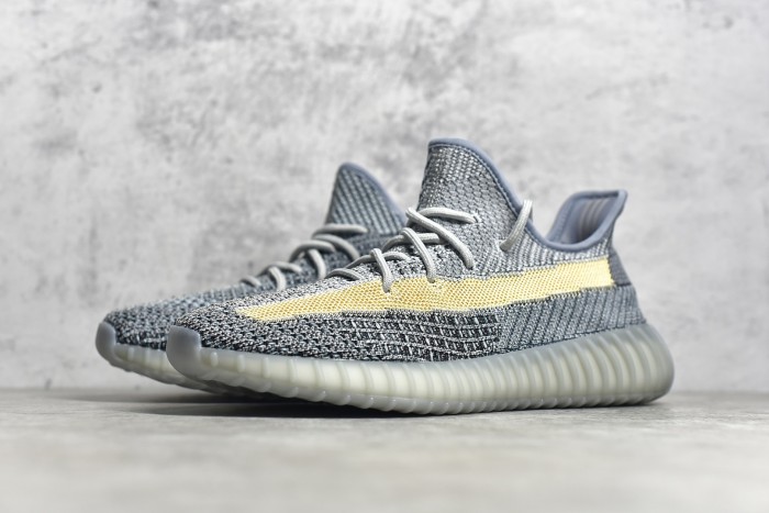 Yeezy Boost 350 v2 GY7657