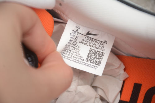 SB X Tightbooth Dunk Low (FD2629-100)