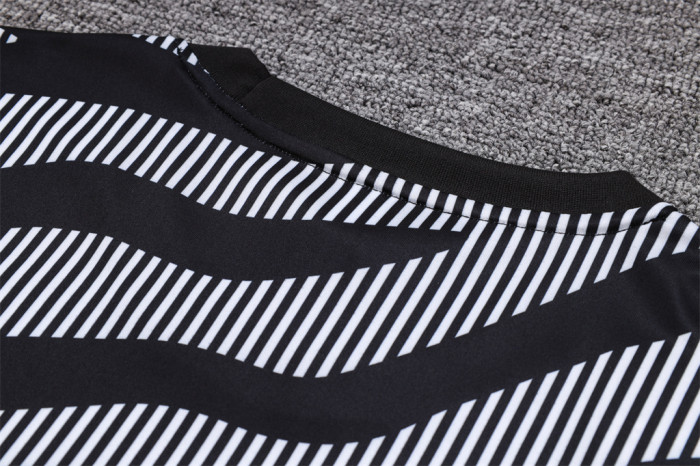 Juventus Training Jersey 23/24