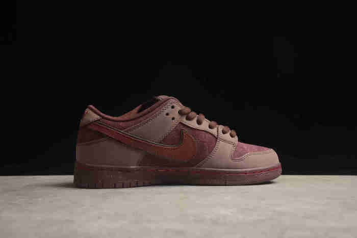 Dunk Low Premium SB 'City of Love Collection ‑ Burgundy Crush' FN0619‑600
