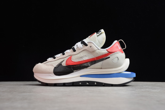 Nike x sacai Vaporwaffle 'Sail Sport Fuchsia' CV1363-100