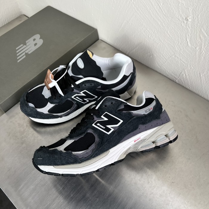 New Balance 2002R Protection Pack - Black / Grey - M2002RDJ
