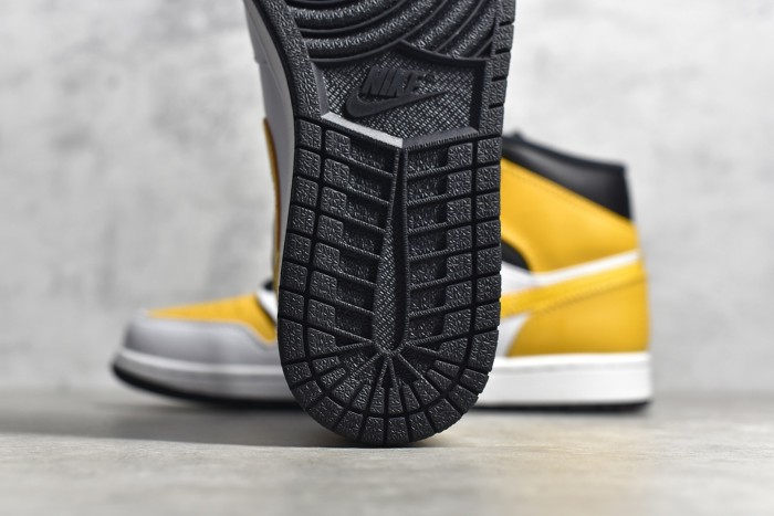 Air Jordan 1 Mid“ University Gold” 554724 170