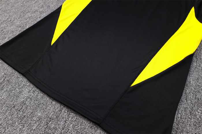 Juventus Training Jersey 23/24