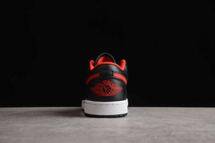 Air Jordan 1 Low “White Toe”553558-063