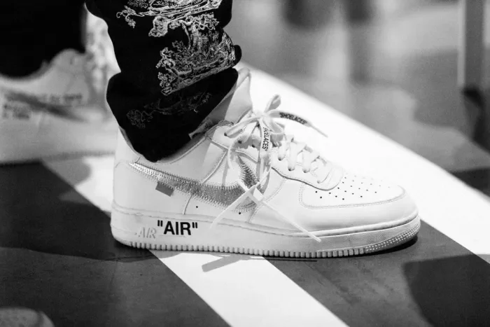 Conplex Con Off-White x MoMa x Air Force 1'07 Virgil White with Zip-Tie AV5210-100