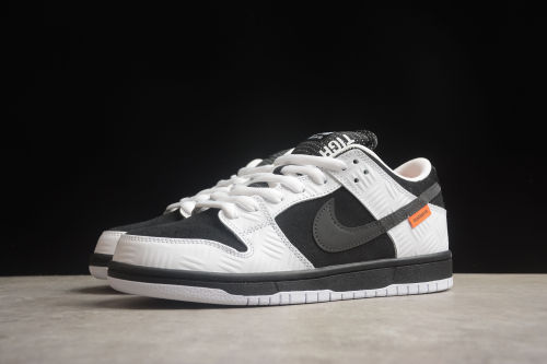 SB X Tightbooth Dunk Low (FD2629-100)