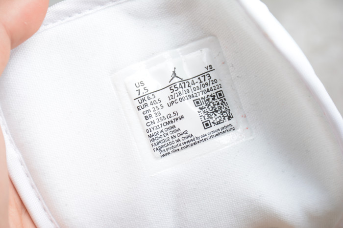 Air Jordan 1 Mid “Chicago” 2020 554724-173