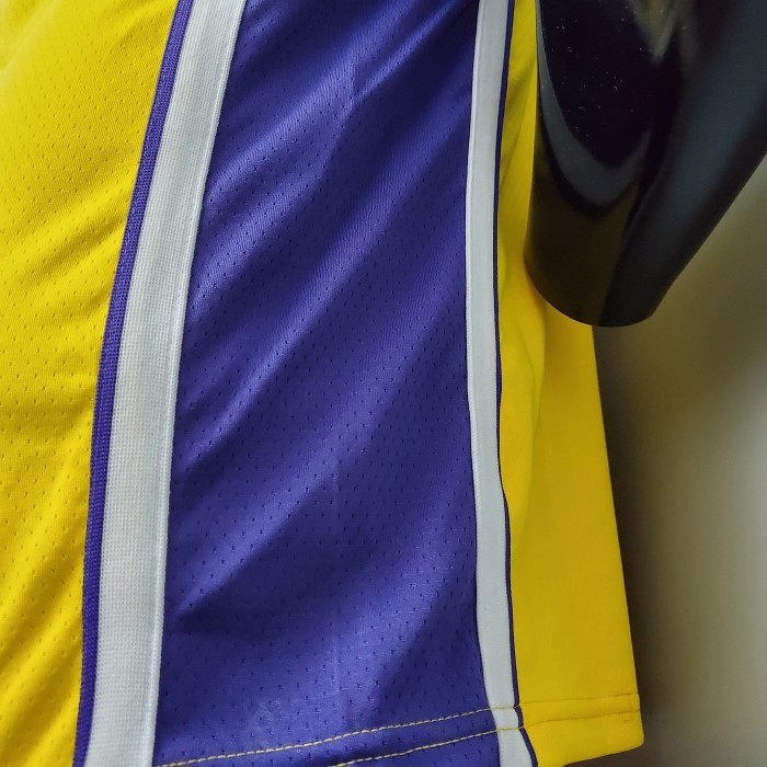LeBron James Los Angeles Lakers 2020/21 Swingman Jersey Yellow