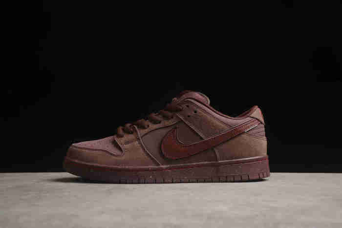 Dunk Low Premium SB 'City of Love Collection ‑ Burgundy Crush' FN0619‑600