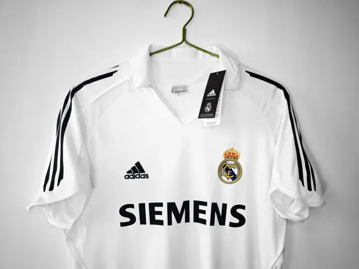 Real Madrid Home Retro Jersey 2005/06