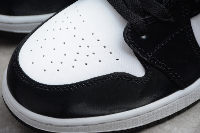 Air Jordan 1 Mid Black white Racer Blue 554725 084