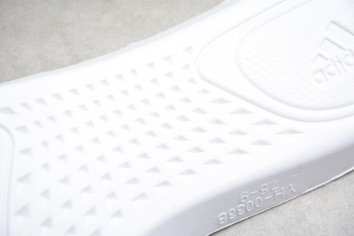 Yeezy Boost 380 Alien FB6878