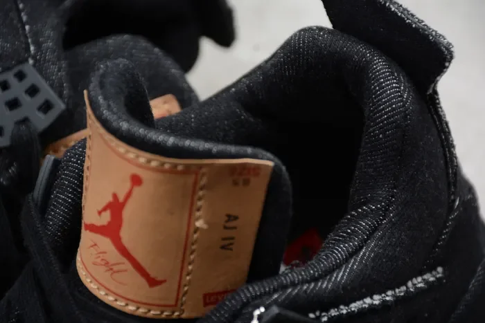 Levi's x Air Jordan 4 “Black” AO2571-001