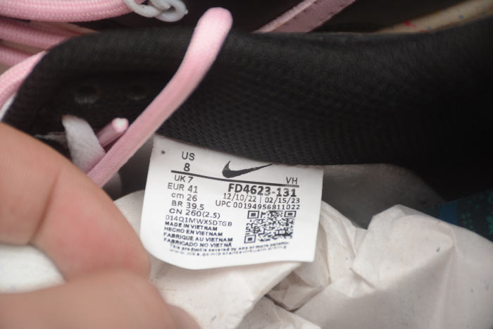 SB DUNK LOW MULTI-COLOR SWOOSH PINK FD4623 131