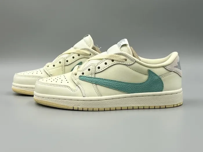 Travis Scott x Air Jordan 1 Beige