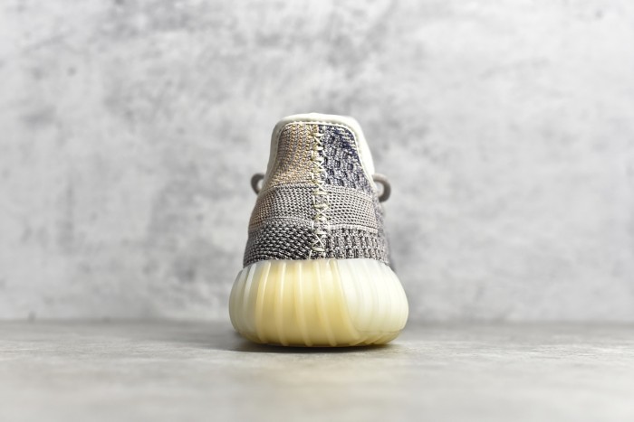 Yeezy Boost 350 v2 GY7658