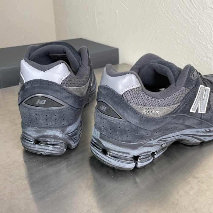 New Balance 2002R Black Grey - M2002RBV