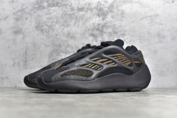 Yeezy Boost 700 V3“Clay Brown” GY0189