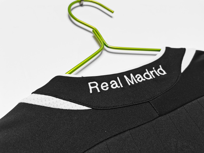 Real Madrid Third Long Sleeve Retro Jersey 2006/07
