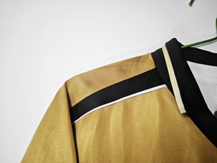 Manchester United 2001/02 Reversible Centenary Retro Jersey